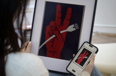 The BLOOMIN8 E-Ink Canvas Is a Smart Screen That Looks Like a Painting