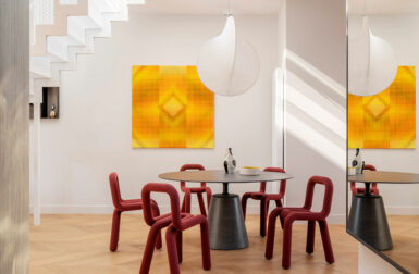 FOKSAL: A Light-Filled Attic Transformation in the Heart of Warsaw